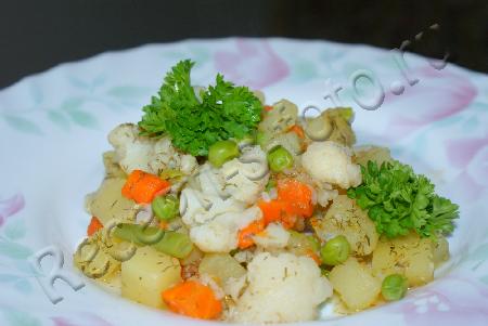 Рецепт: Картофель тушеный с цветной капустой